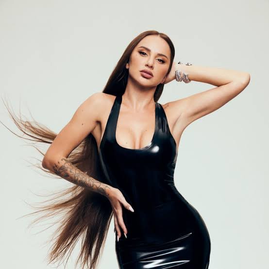 Russa supostamente traindo:  LASCARAM O CU DELA 🤣😂 #8ttnlpyF