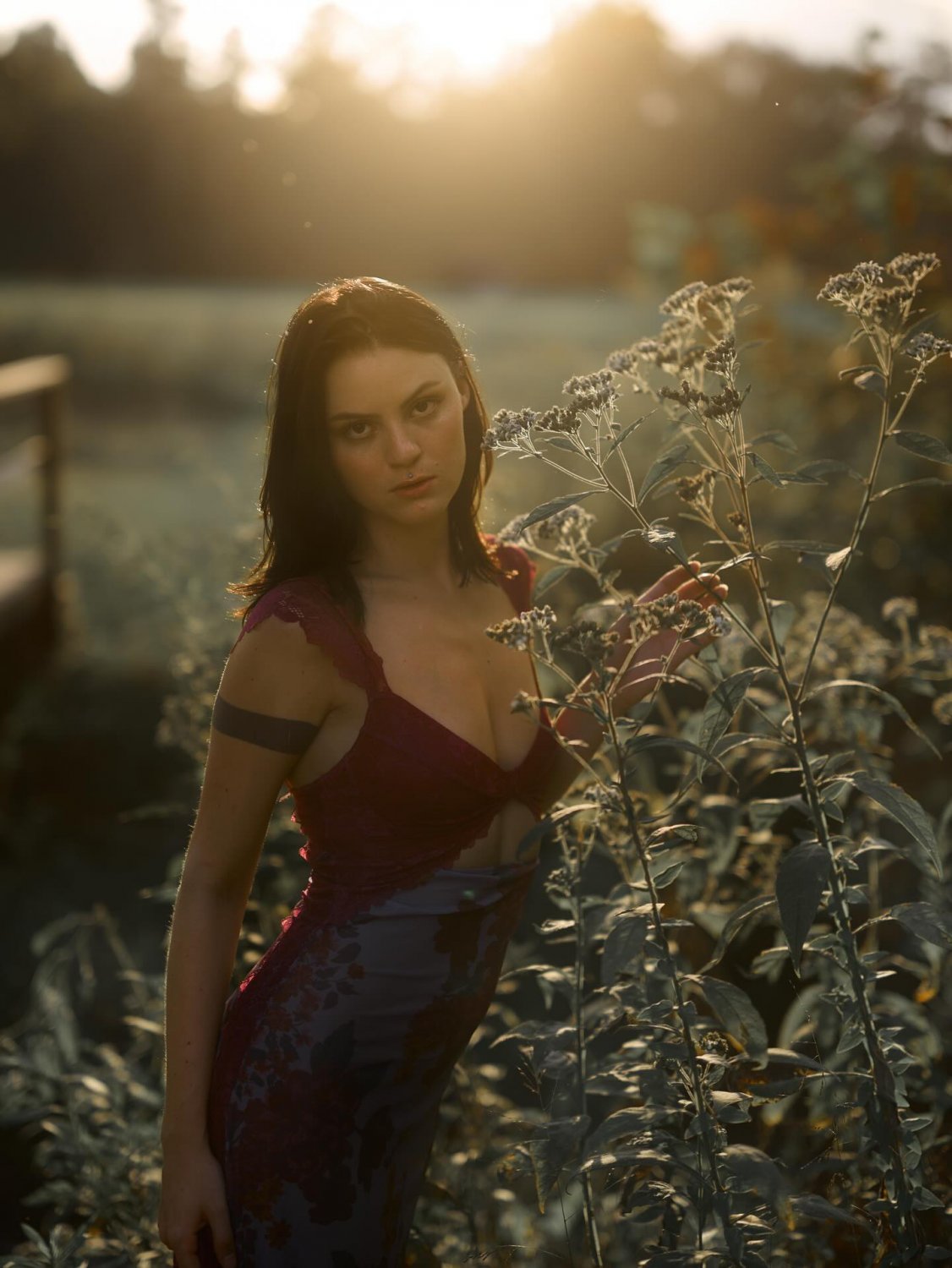 Gorgeous classy girl shows off #EETTNLyL