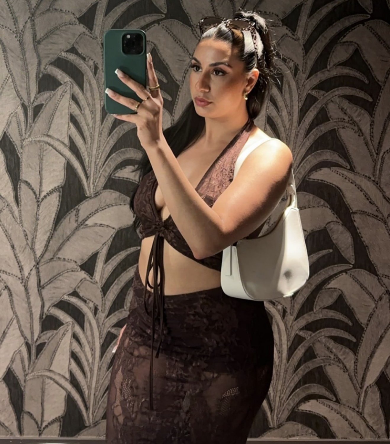 Big ass Indian NRI leaked big ass and fat pussy😍💦 #WrXUtEcC